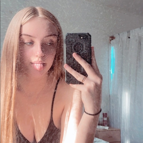 Meet your Posher, Emily - Picture 1 of 1